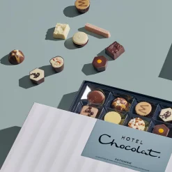 Patisserie Sleekster Luxe with Happy Birthday Sleeve<Hotel Chocolat