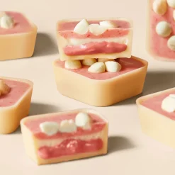 Strawberry Cheesecake Selector<Hotel Chocolat Sale