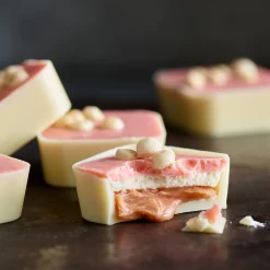 Strawberry Cheesecake Selector<Hotel Chocolat Sale
